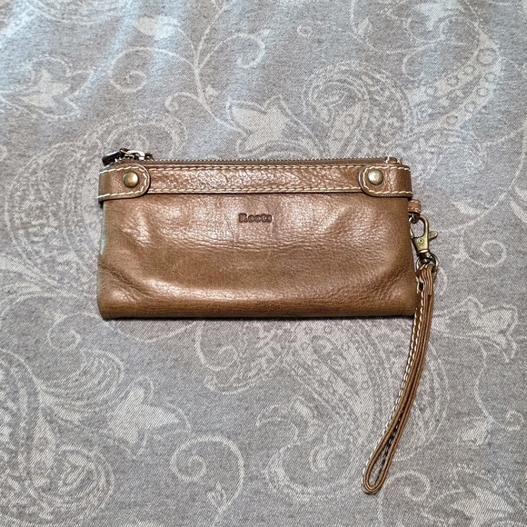 Roots Tribe Leather Wallet - Picture 2 of 11